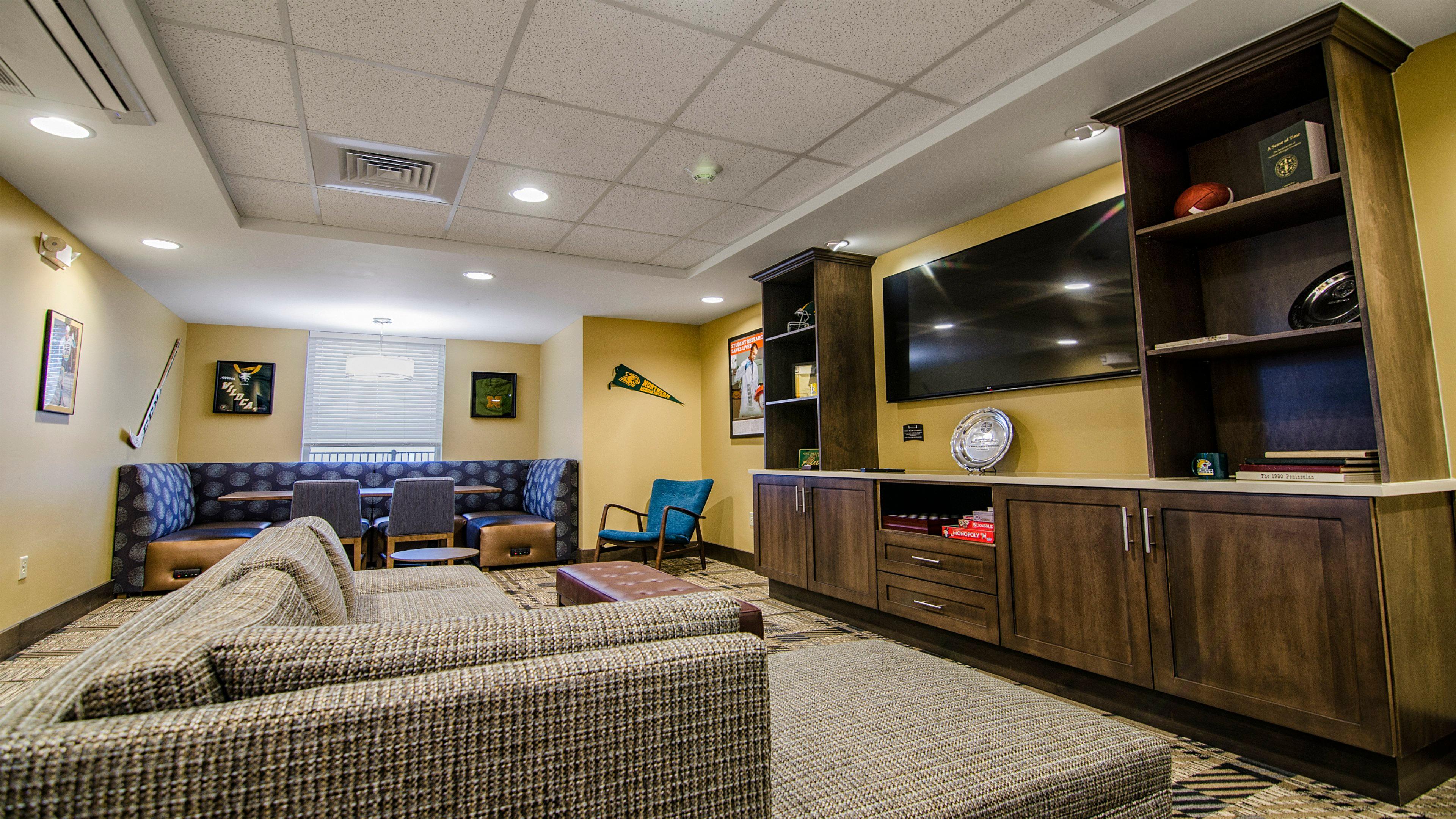 Staybridge Suites Marquette By Ihg Exterior photo