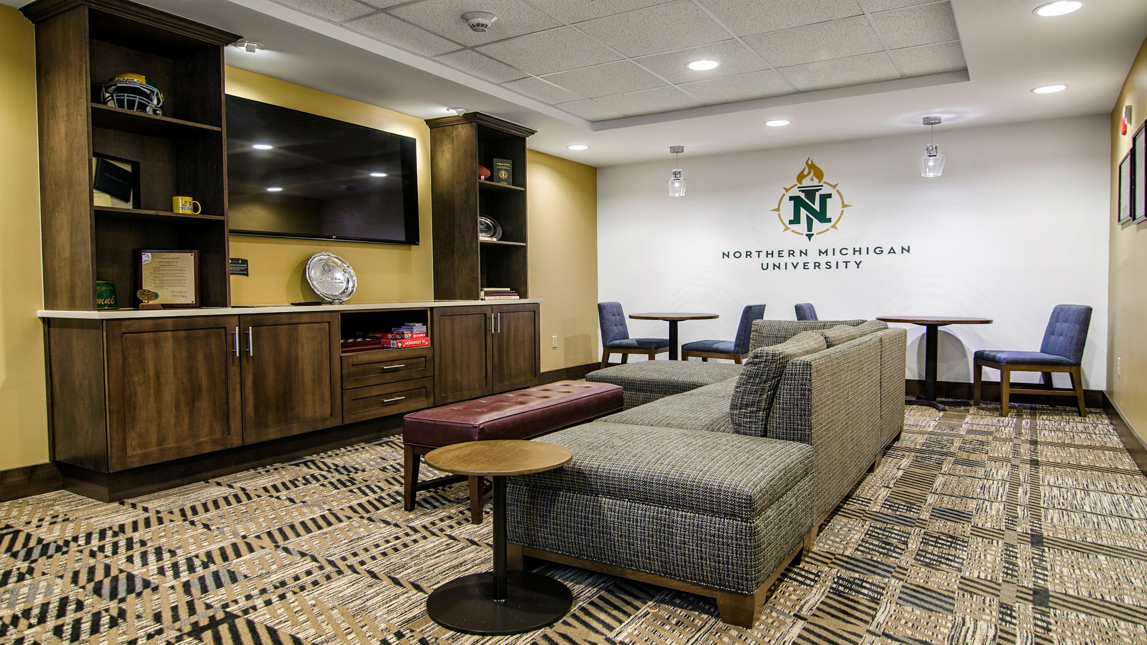 Staybridge Suites Marquette By Ihg Exterior photo