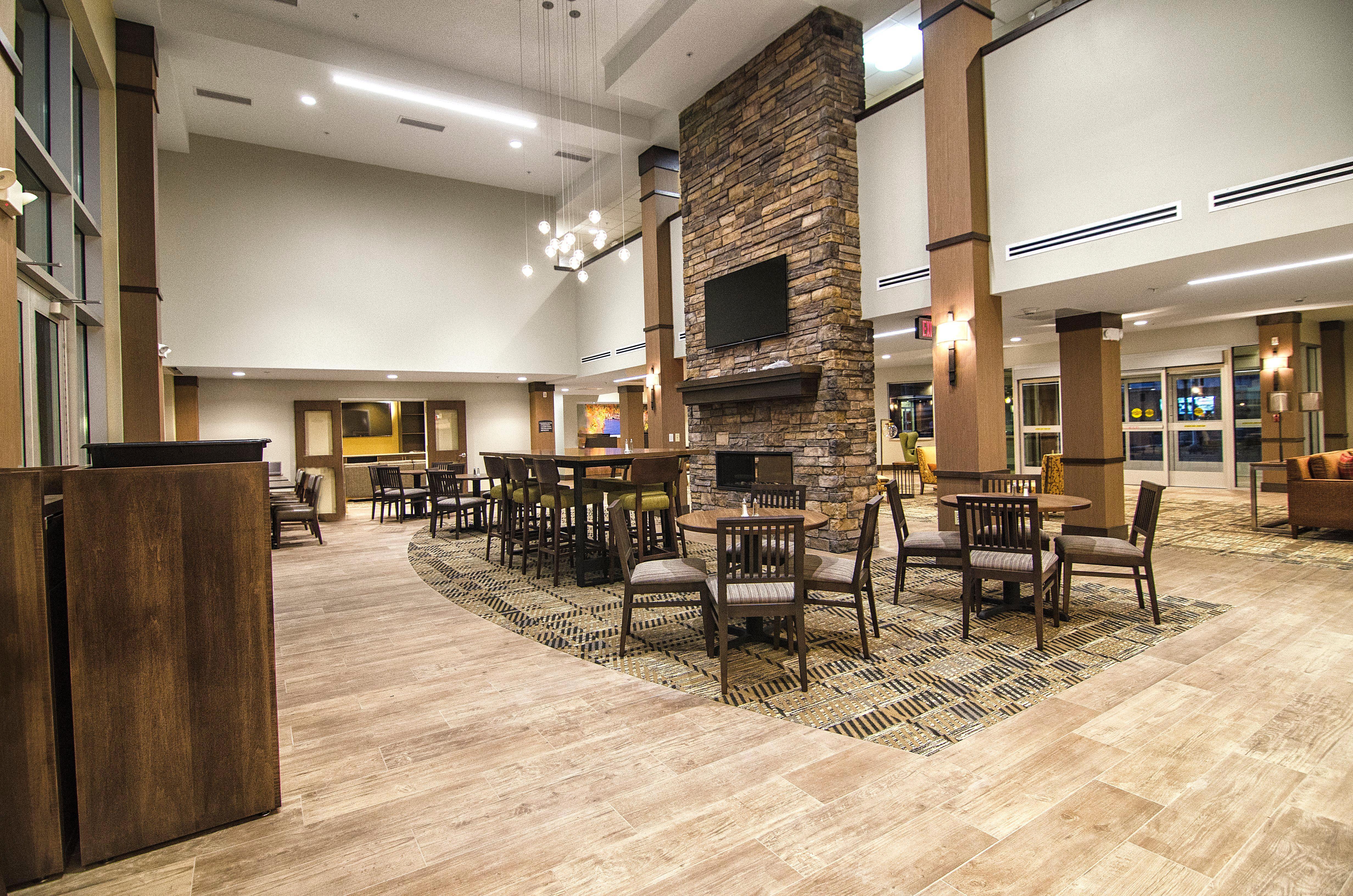 Staybridge Suites Marquette By Ihg Exterior photo